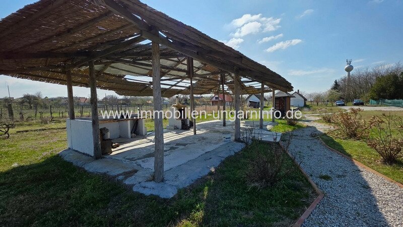 Einzigartiges, neuartiges Erdhaus und Ferienhaus in grüner Umgebung, 10 km vom Plattensee entfernt