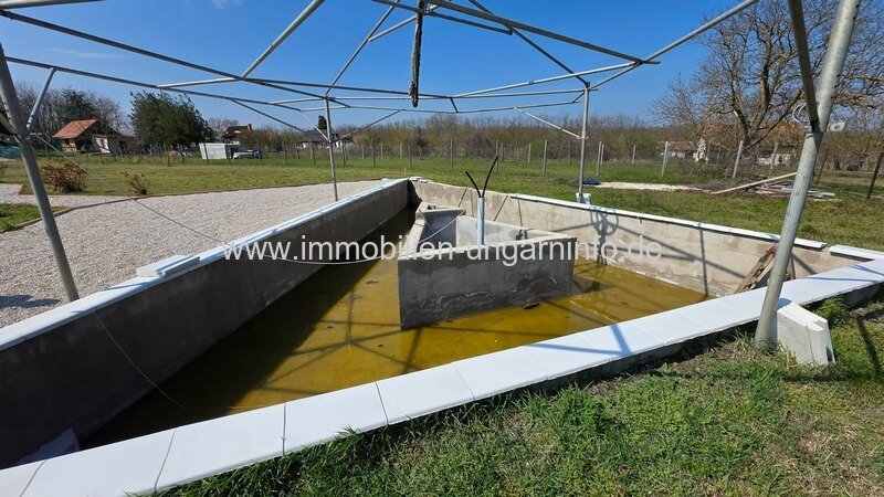 Einzigartiges, neuartiges Erdhaus und Ferienhaus in grüner Umgebung, 10 km vom Plattensee entfernt