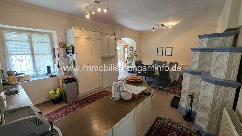 Mehrgenerationen-Familienhaus mit Wohnungen im Balaton-Hochland