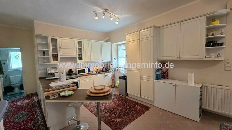 Mehrgenerationen-Familienhaus mit Wohnungen im Balaton-Hochland