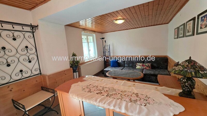 Mehrgenerationen-Familienhaus mit Wohnungen im Balaton-Hochland