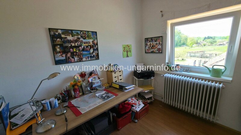 Zweistöckiges Einfamilienhaus mit großem Grundstück in Mesztegnyő zu verkaufen