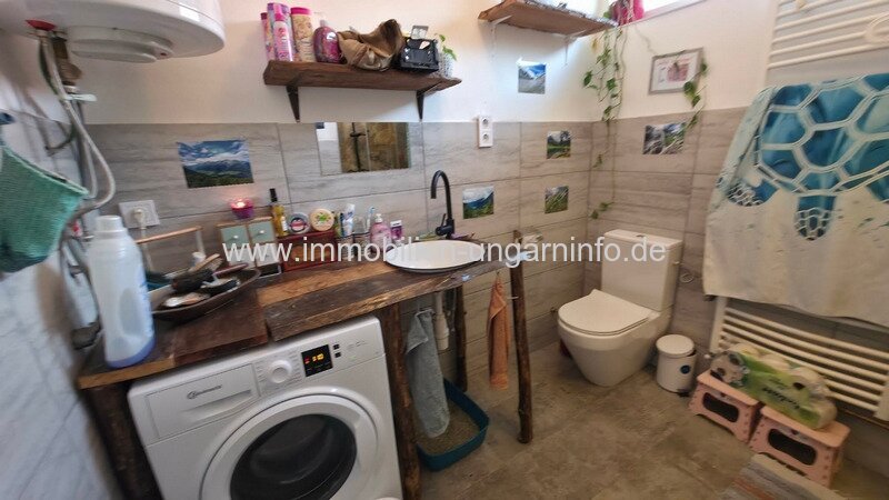 Zweistöckiges Einfamilienhaus mit großem Grundstück in Mesztegnyő zu verkaufen