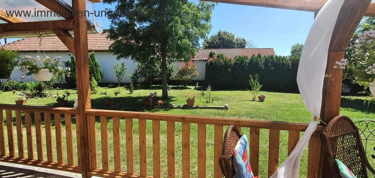 Gut erhaltenes Einfamilienhaus in ruhiger Lage am Plattensee zu verkaufen