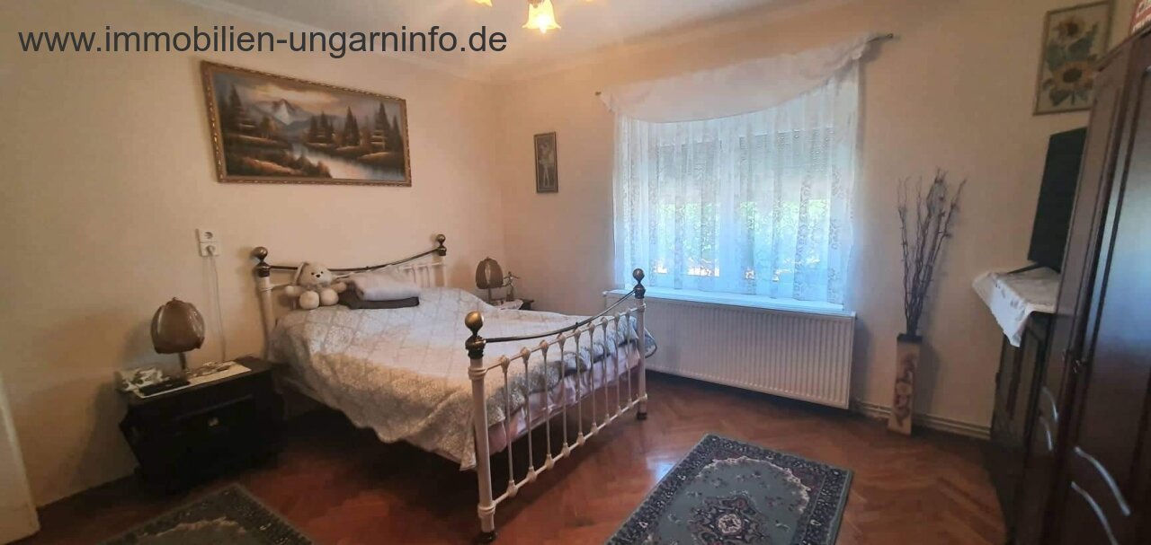 Gut erhaltenes Einfamilienhaus in ruhiger Lage am Plattensee zu verkaufen