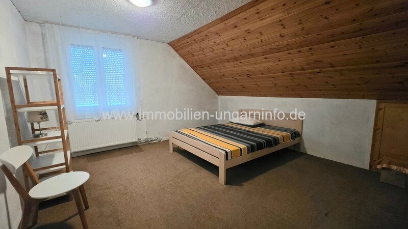 Einfamilienhaus mit ausgebautem Dachgeschoss in Kéthely zu verkaufen (6 km vom Balaton entfernt)