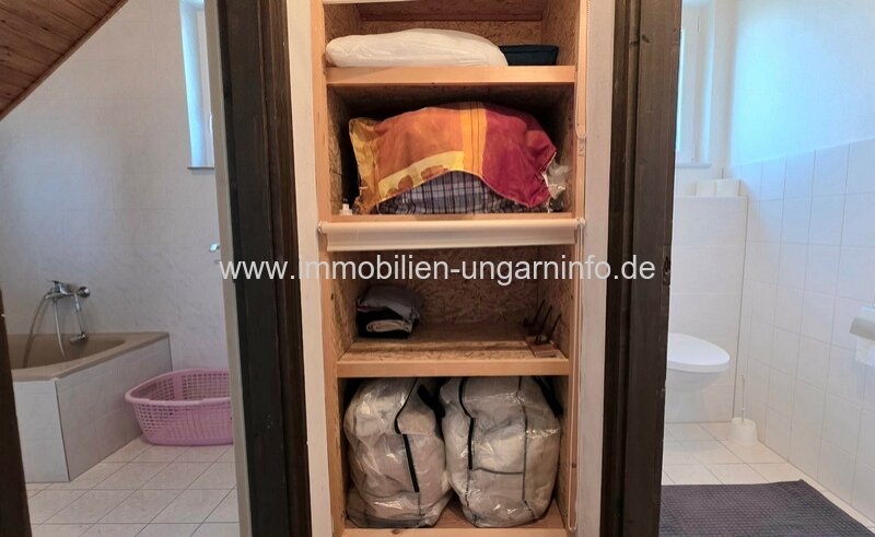 Einfamilienhaus mit ausgebautem Dachgeschoss in Kéthely zu verkaufen (6 km vom Balaton entfernt)