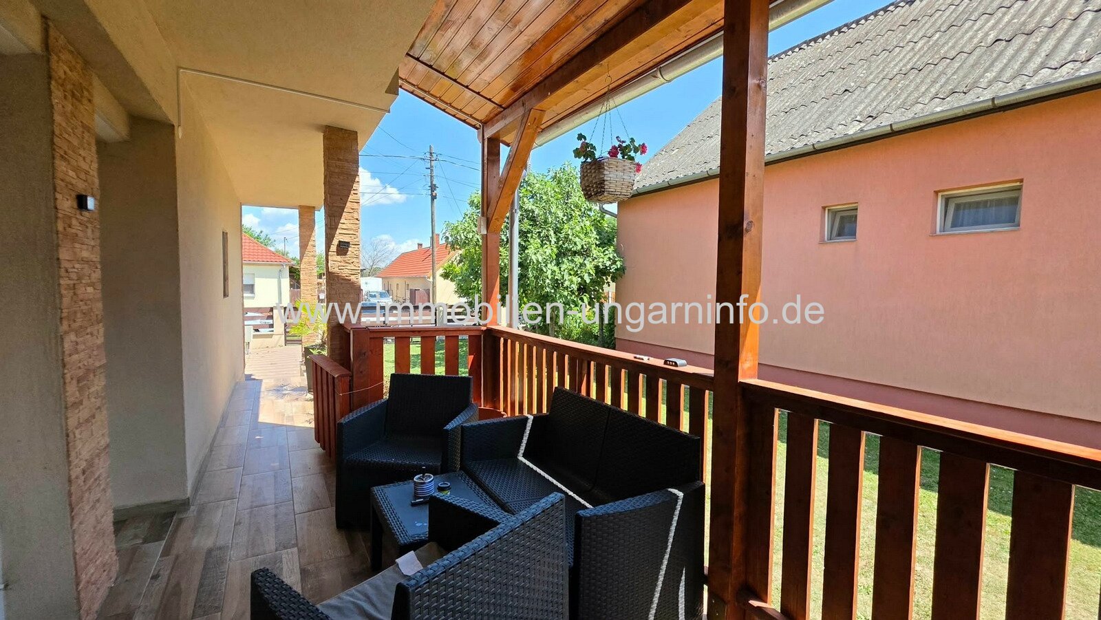 In Marcali steht ein renoviertes Einfamilienhaus mit ausgebautem Dachgeschoss zum Verkauf