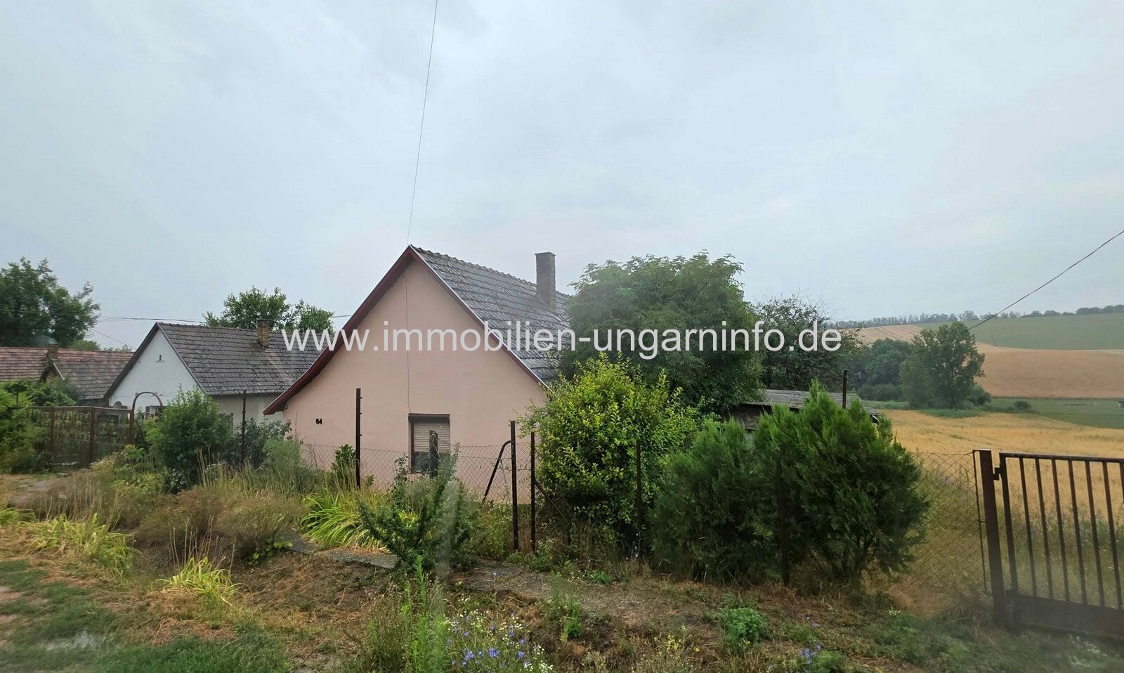 Einfamilienhaus mit großem Grundstück in Somogymeggyes zu verkaufen