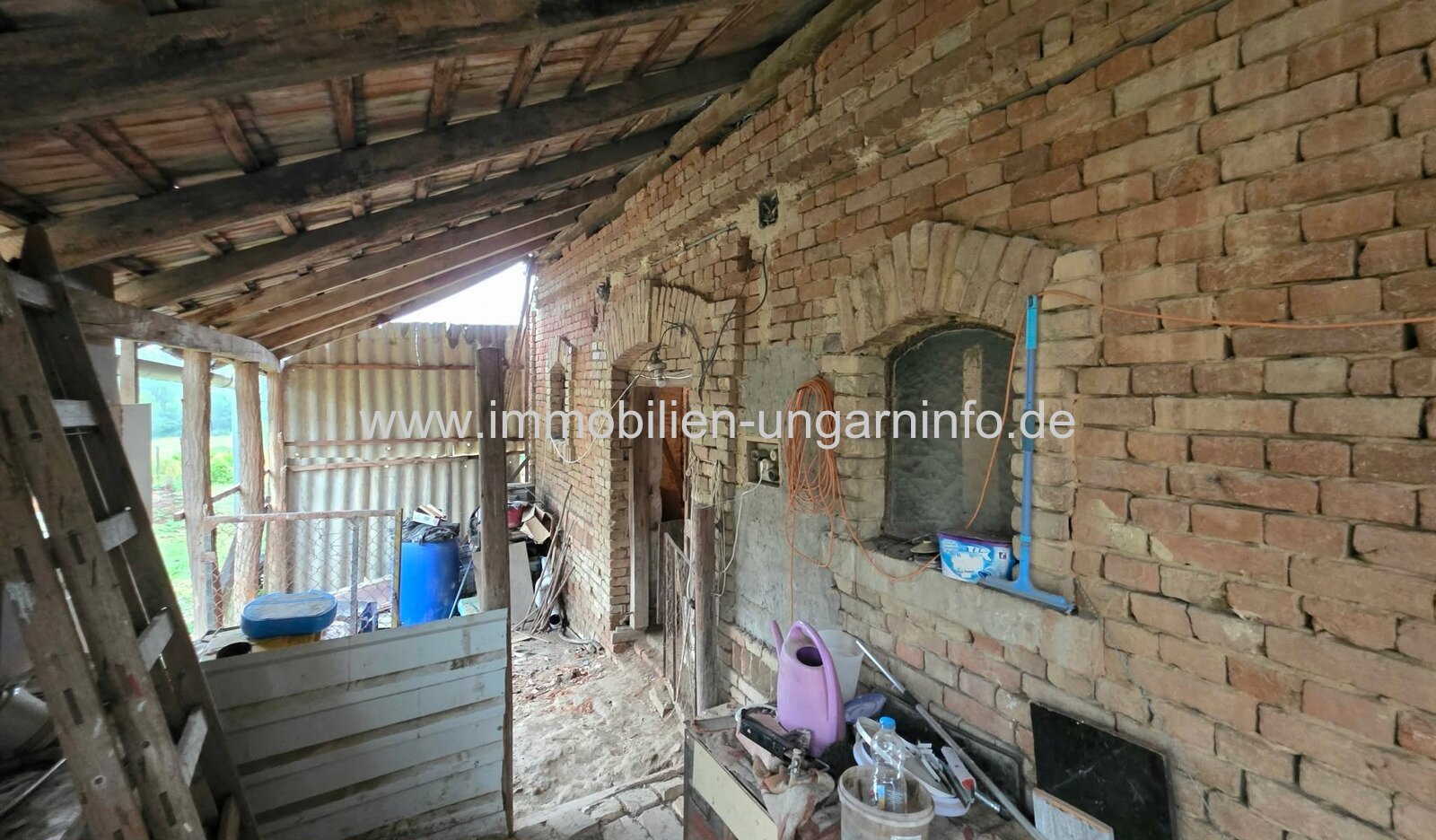 Einfamilienhaus mit großem Grundstück in Somogymeggyes zu verkaufen