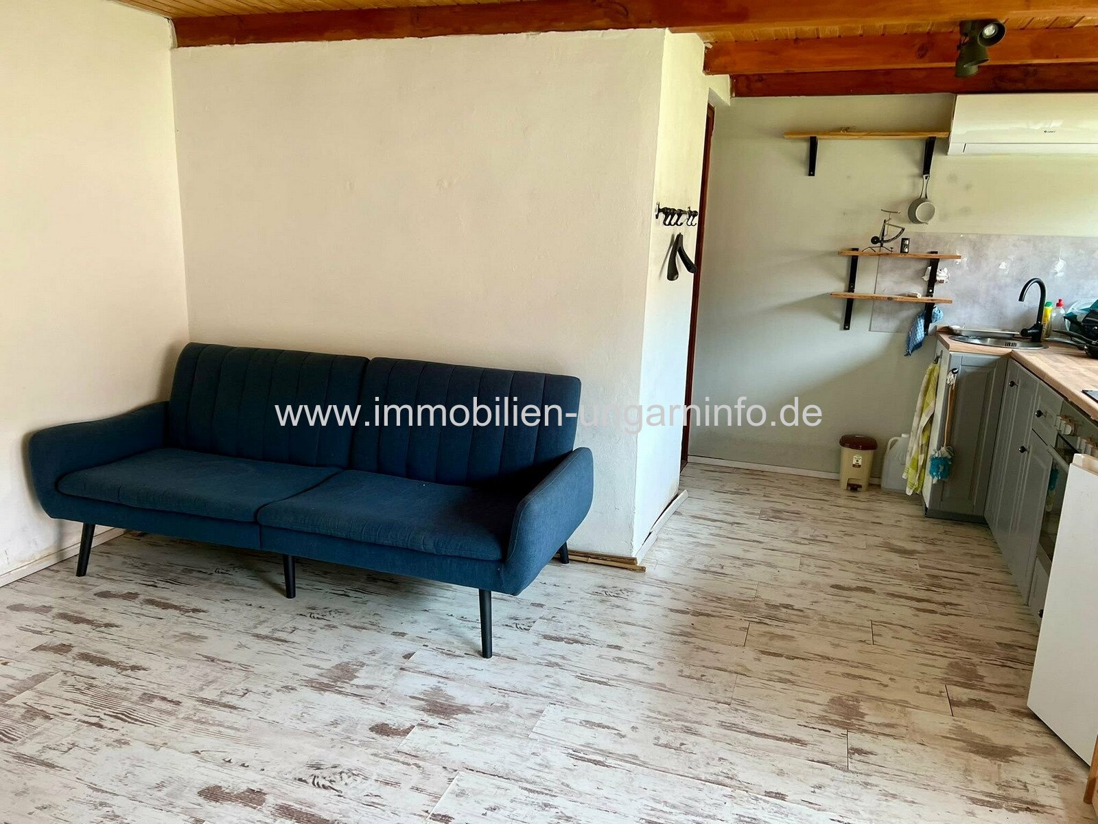 In Libickozma, in der Nähe eines Naturschutzgebiets, steht ein Einfamilienhaus zum Verkauf
