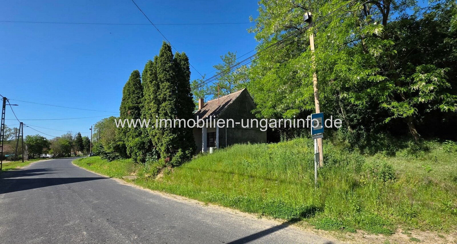 In Marcali, im Stadtteil Horvátkút, steht das Gebäude der ehemaligen Post mit einem 0,7 Hektar großen Grundstück zum Verkauf