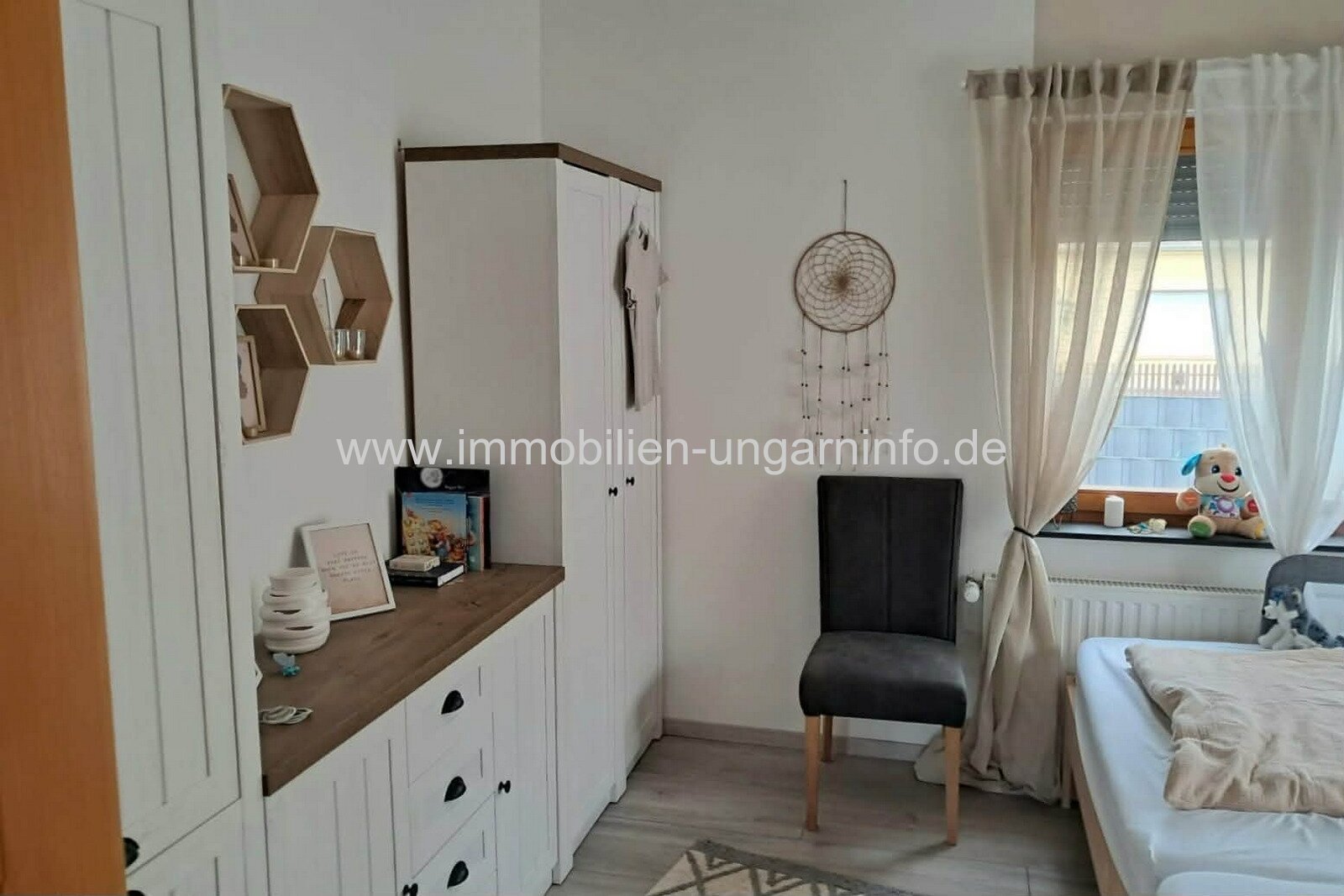 Komplett renoviertes Einfamilienhaus in Nemesvid mit ca. 9.000 m² Grundstück zu verkaufen