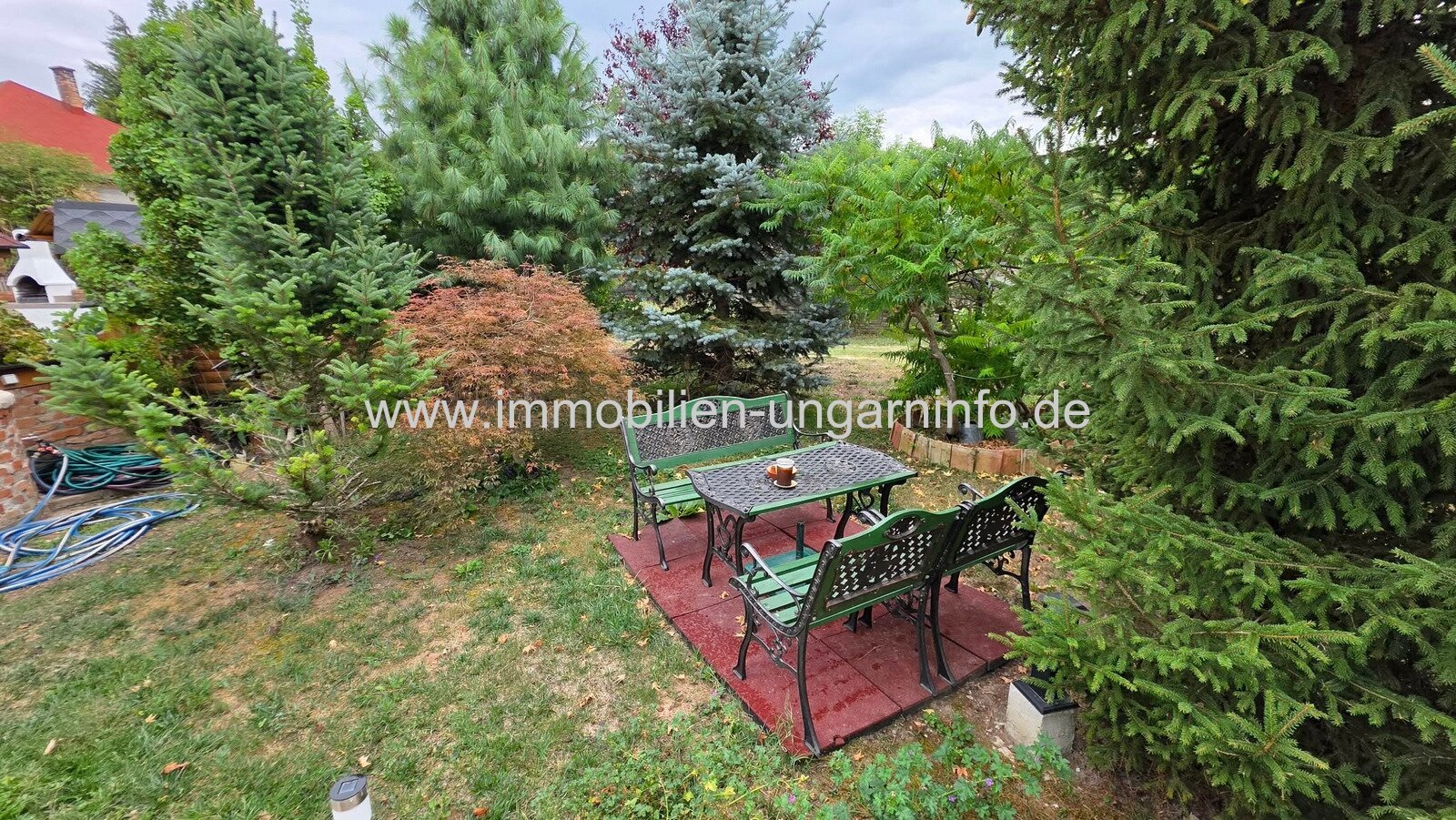 Einfamilienhaus mit 3 Apartments und Swimmingpool in Nikla zu verkaufen