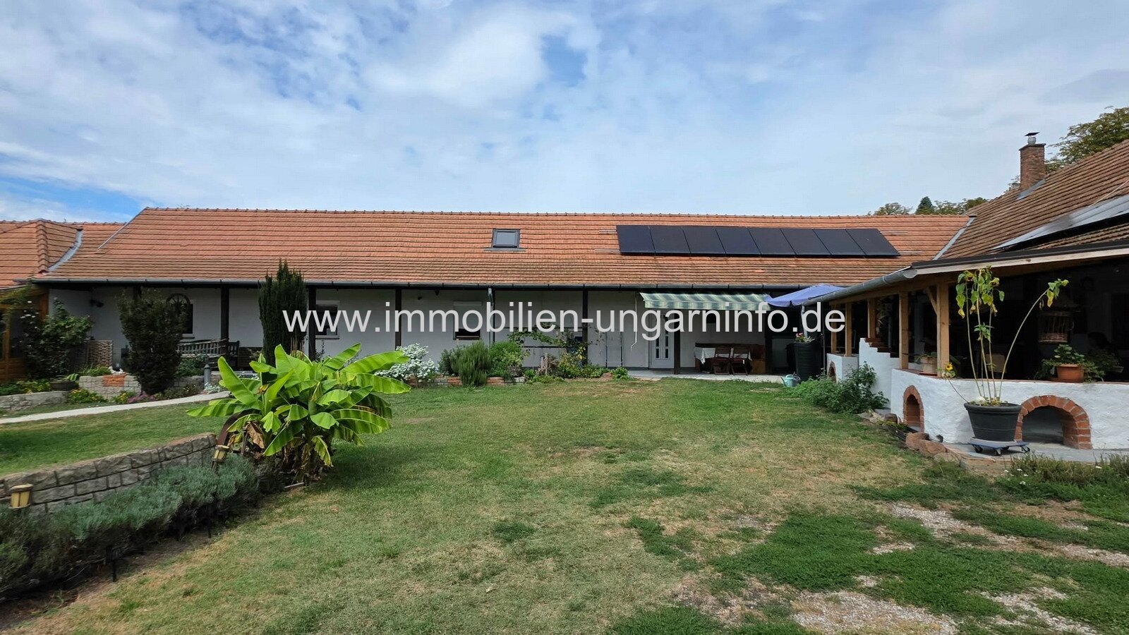 Einfamilienhaus mit 3 Apartments und Swimmingpool in Nikla zu verkaufen