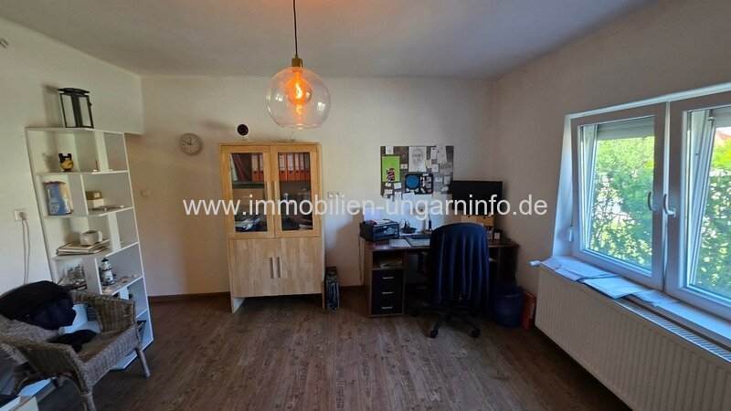 Einfamilienhaus mit großem Grundstück und einem kleinen Waldstück (20 km vom Plattensee entfernt)