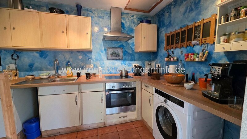 Einfamilienhaus mit großem Grundstück und einem kleinen Waldstück (20 km vom Plattensee entfernt)