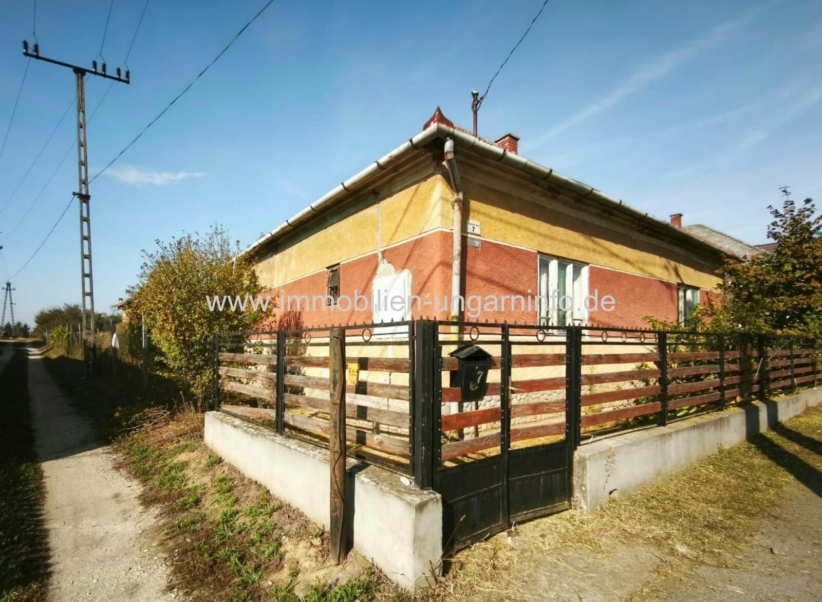 In der Nähe der kroatischen Grenze, in Zákányfalu, steht ein Einfamilienhaus zum Verkauf