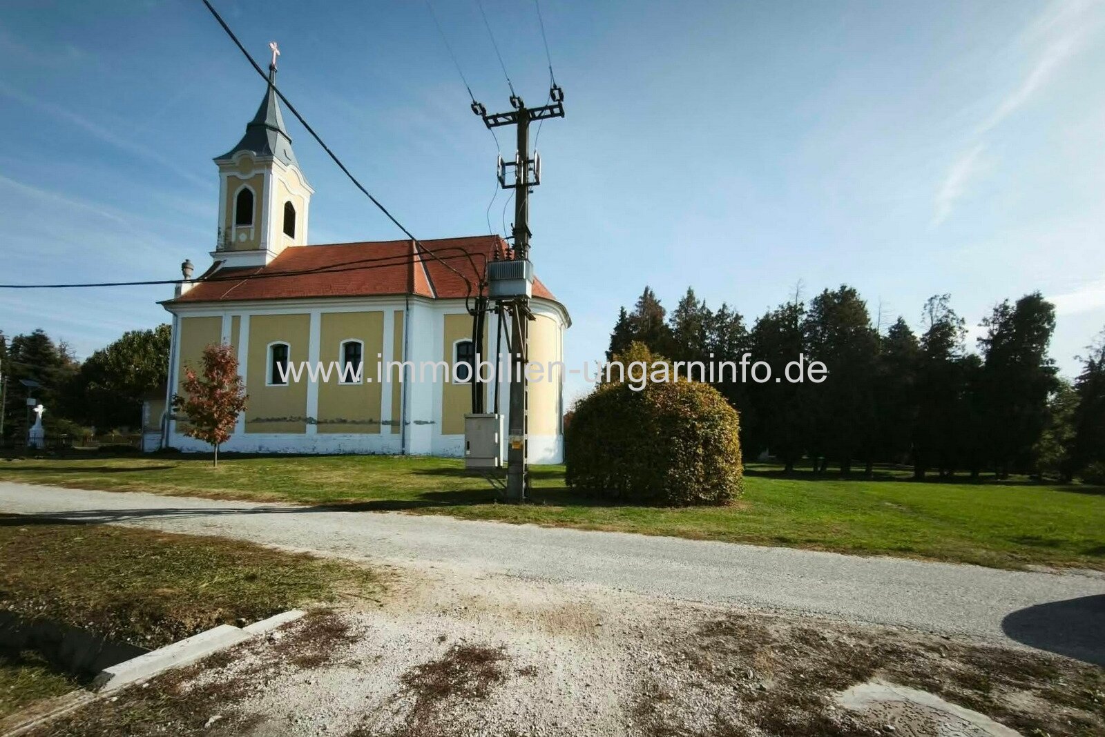 In der Nähe der kroatischen Grenze, in Zákányfalu, steht ein Einfamilienhaus zum Verkauf