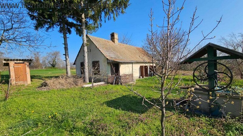 Keller/Presshaus in der Nähe des Plattensees mit Panoramablick zu verkaufen