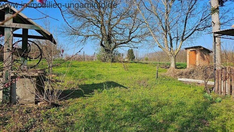 Keller/Presshaus in der Nähe des Plattensees mit Panoramablick zu verkaufen