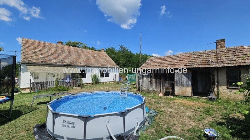 Zwei Häuser zum Preis von einem in der Nähe des Plattensees